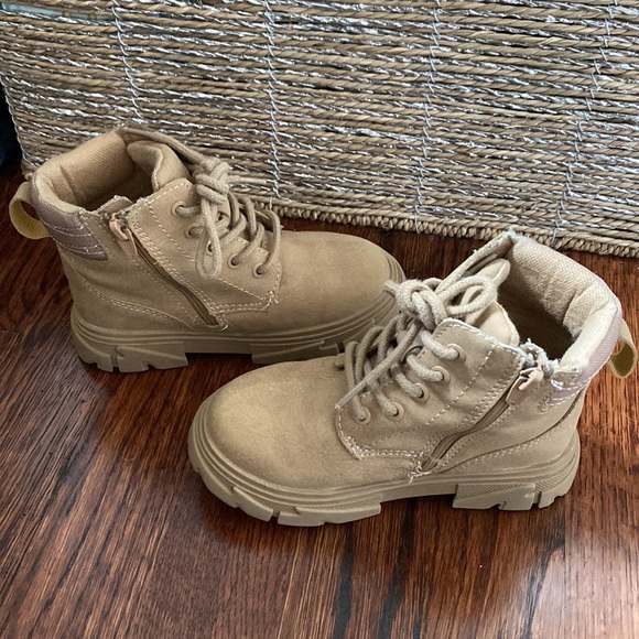 Zara toddler boots, tan, size 24 (US size 7.5) - Picture 3 of 5